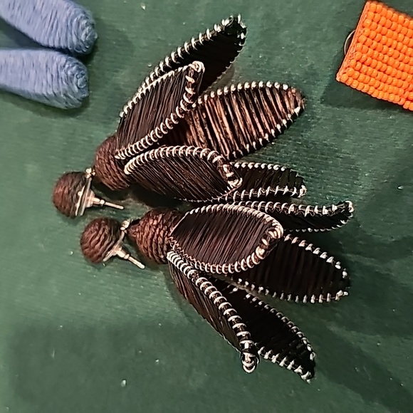 Sassy Jones Earring Bundle - Picture 5 of 5